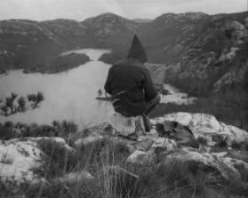 Franklin Carmichael sketching at Grace Lake, 1935.
Photographer: Joachim Gauthier
McMichael C…